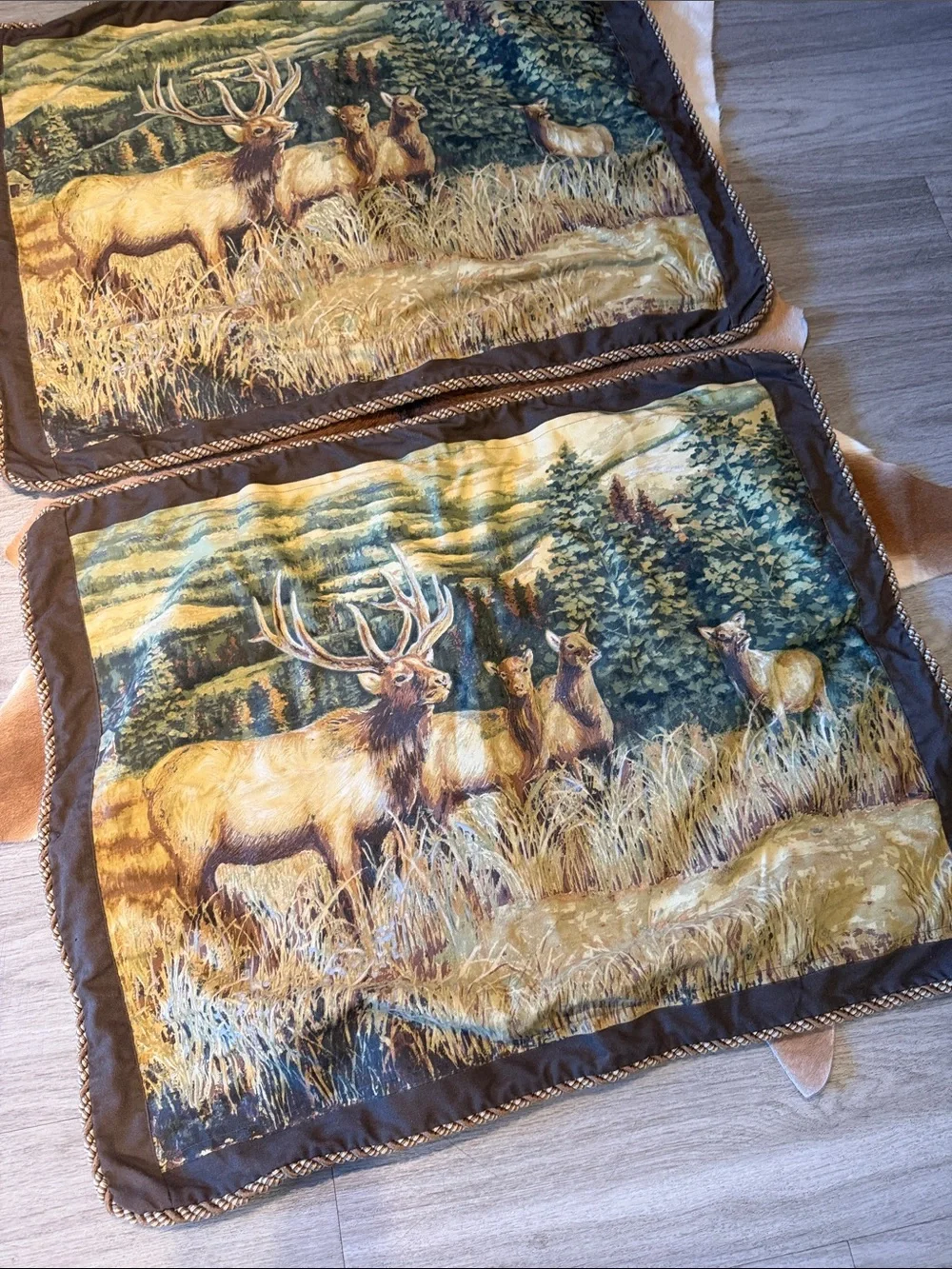 Vintage Rustic Lodge Elk Tapestry Pillow Shams – Set of 2 (Standard)